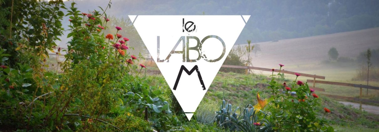 Le Labo M - Logo fleuri