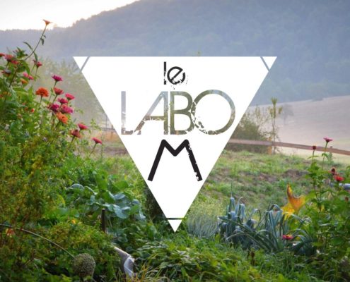 Le Labo M - Logo fleuri